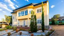 Exterior view of House or chalet for sale in Valdemorillo  with Swimming Pool