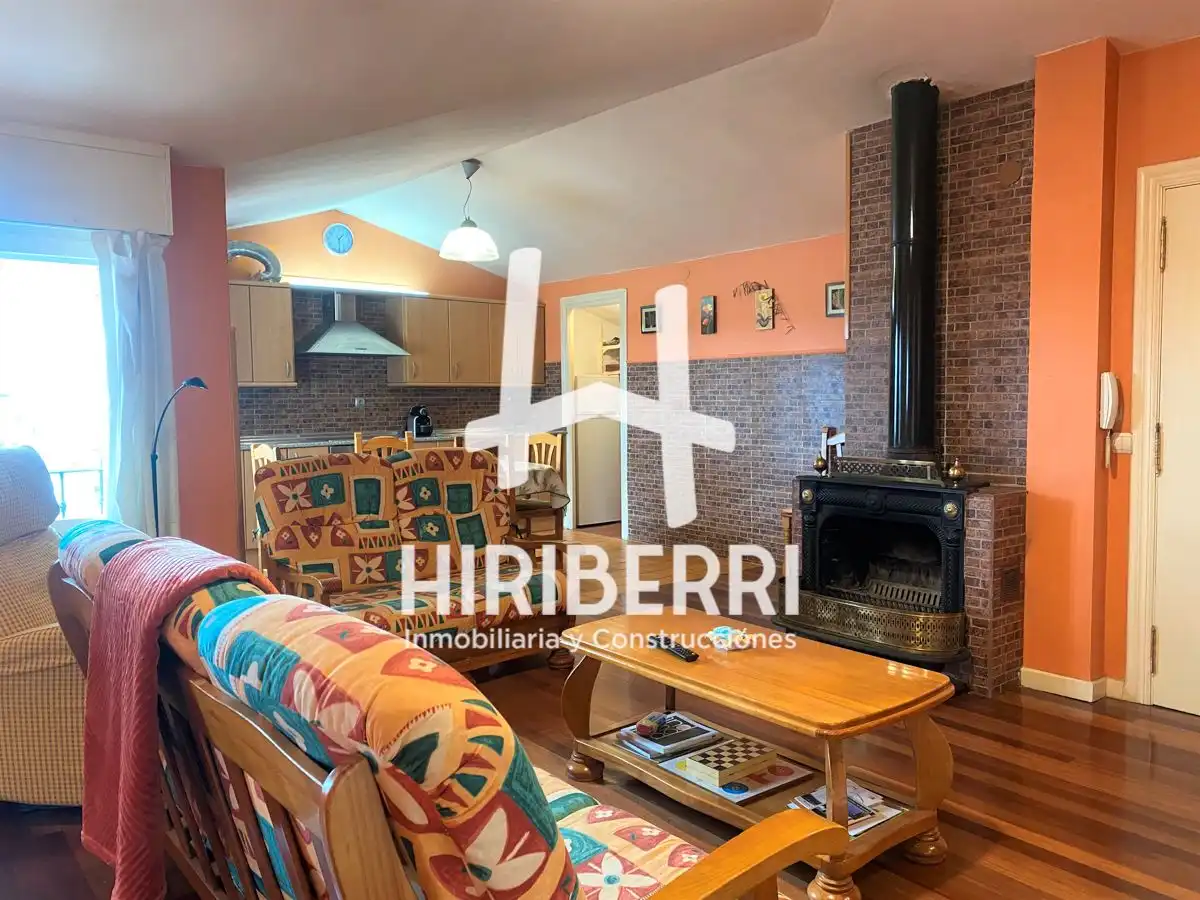Sala de estar de Ático en venta en Herramélluri con Trastero y Amueblado