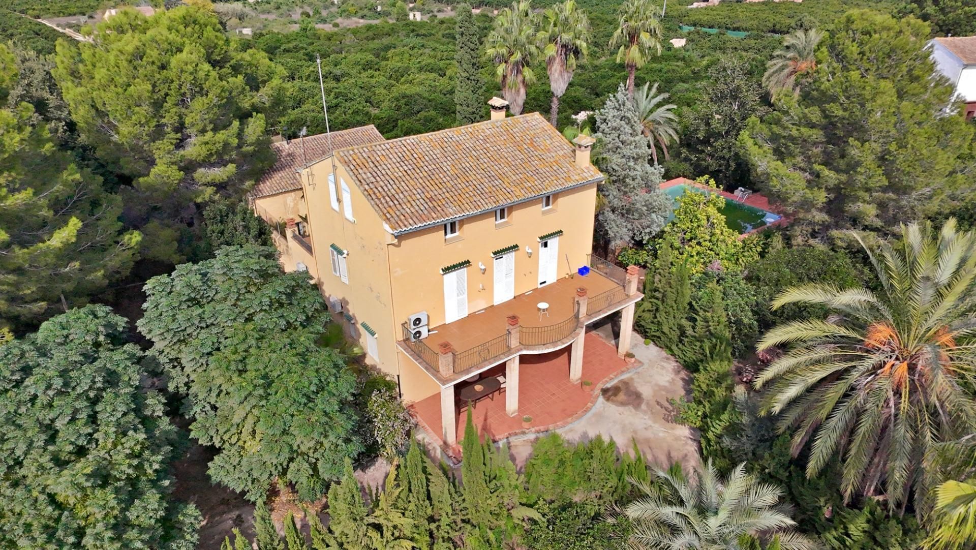 Vista exterior de Finca rústica en venda en Carcaixent amb Aire condicionat, Calefacció i Jardí privat