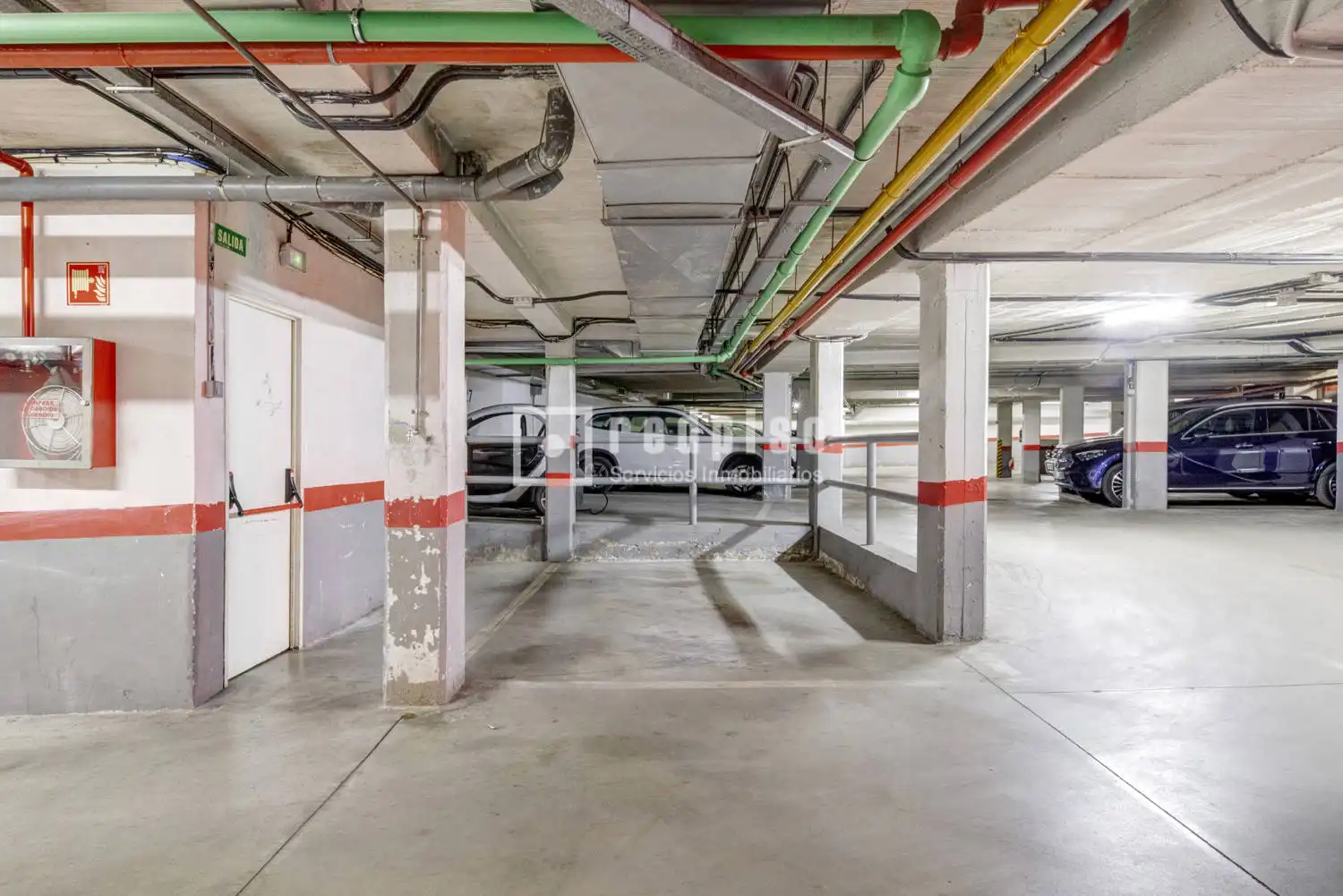 Parking de Ático en venta en Pozuelo de Alarcón con Aire acondicionado, Calefacción y Jardín privado