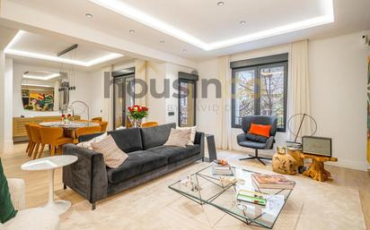 Living room of Flat for sale in  Madrid Capital  with Heating, Terrace and Storage room