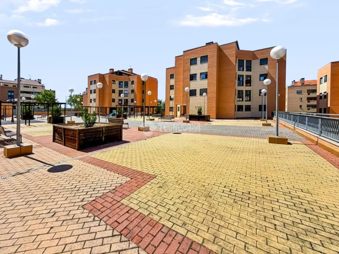 Vista exterior de Piso en venta en Navalcarnero con Calefacción, Parquet y Trastero