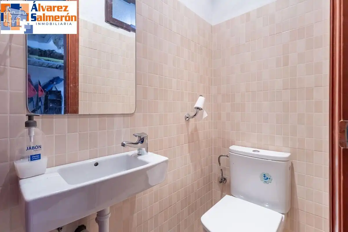 Baño de Casa o chalet en venta en Huétor Vega con Aire acondicionado, Calefacción y Jardín privado