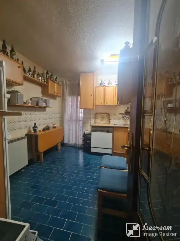 Cuina de Pis en venda en Fuenlabrada amb Calefacció, Parquet i Terrassa