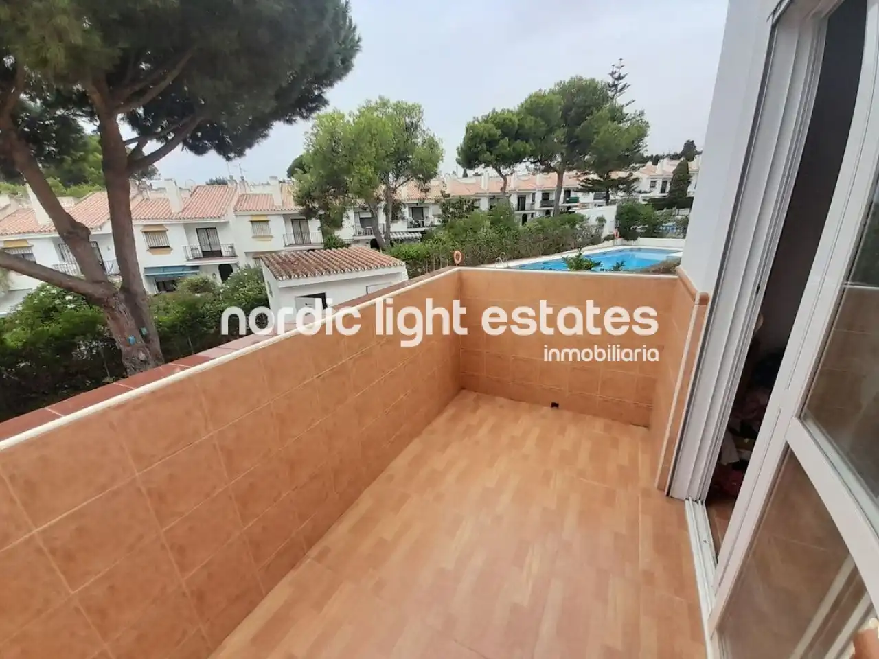 Vista exterior de Casa o xalet en venda en Vélez-Málaga amb Terrassa i Piscina