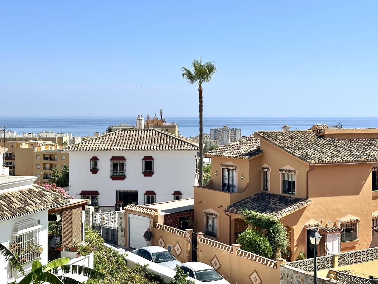 Vista exterior de Casa adosada en venda en Marbella amb Jardí privat, Terrassa i Traster