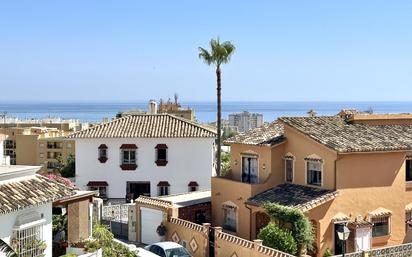 Vista exterior de Casa adosada en venda en Marbella amb Jardí privat, Terrassa i Traster
