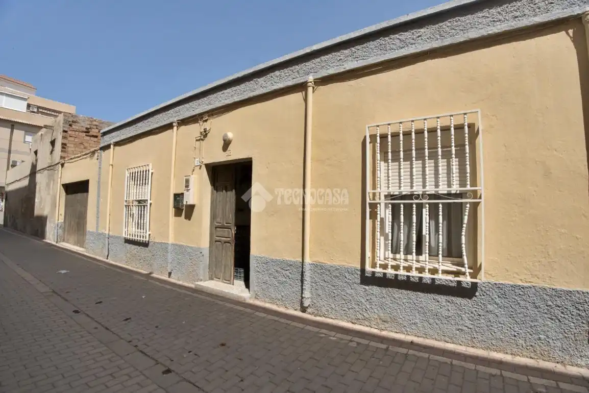 Vista exterior de Pis en venda en El Ejido