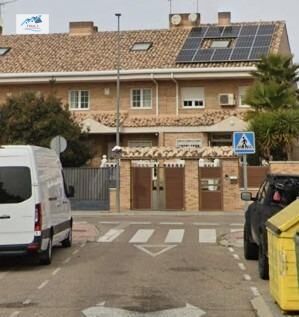 Casa o xalet en venda a Calle SANTOÑA, Las Castañeras - Bulevar