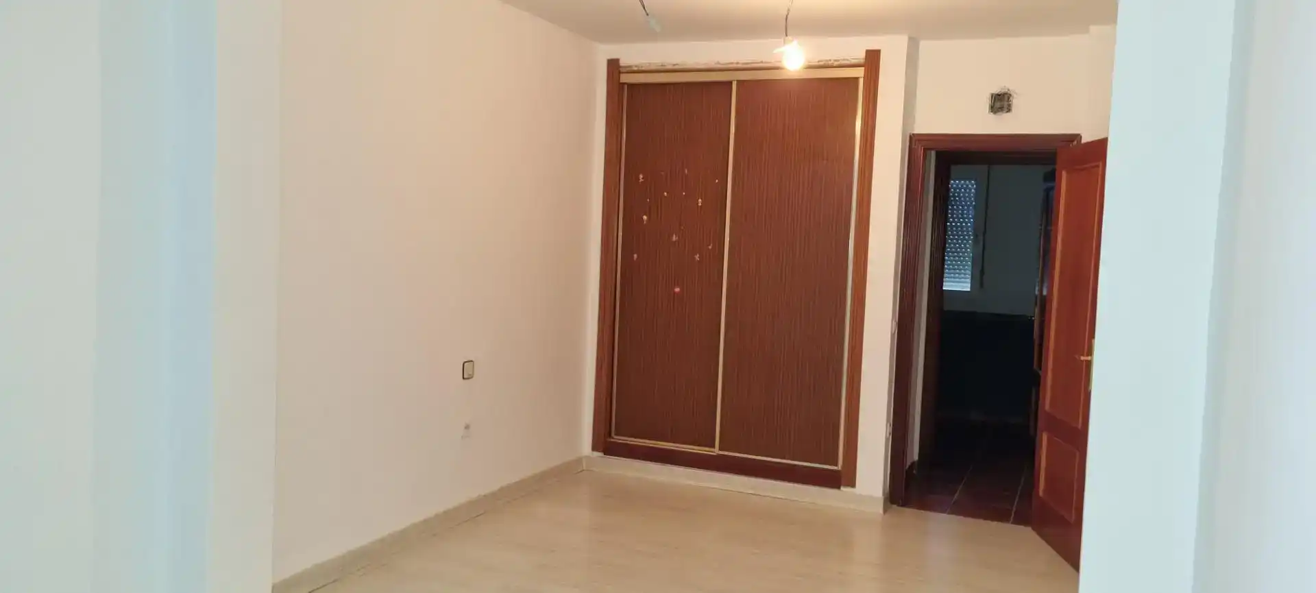 Habitación de Casa o chalet para compartir en Nambroca con Parquet, Trastero y Amueblado