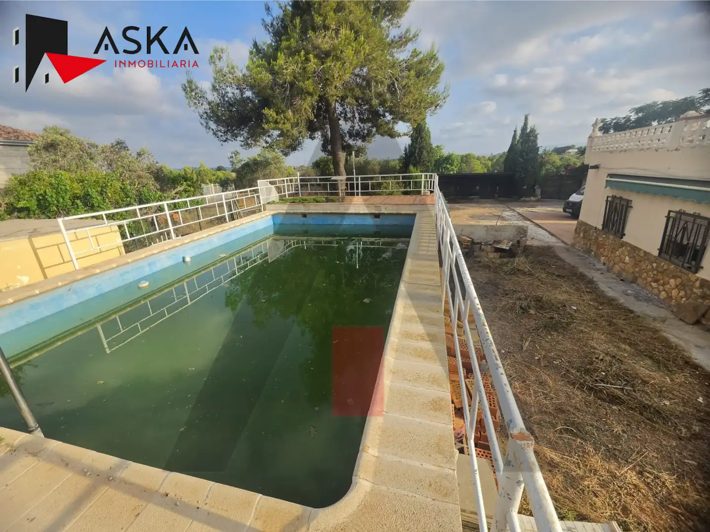 Piscina de Casa o xalet en venda en Montserrat amb Jardí privat, Traster i Piscina
