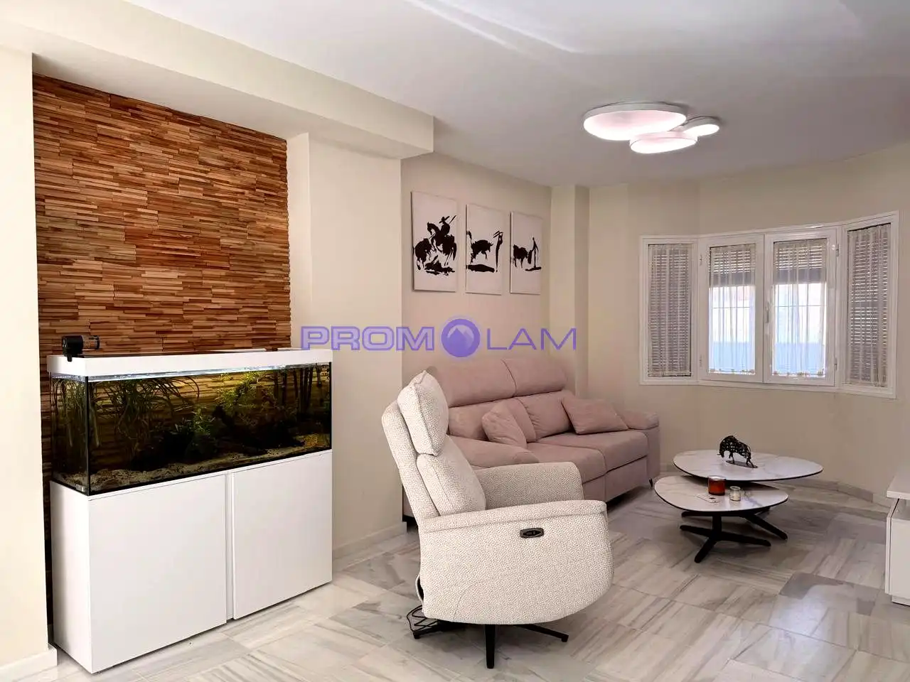 Sala d'estar de Casa o xalet en venda en Coria del Río amb Aire condicionat, Terrassa i Piscina