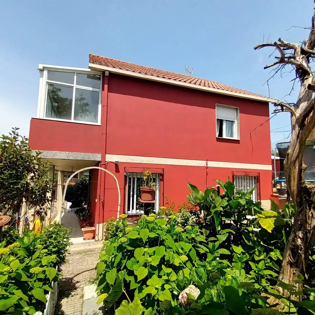 Vista exterior de Casa o chalet en venta en Vigo  con Calefacción, Jardín privado y Terraza