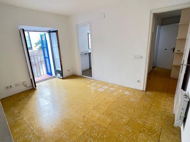 Piso con balcón en venta en Pz. Dr. Pont, 3 – Escala 1 – Planta 2 – Porta 1
