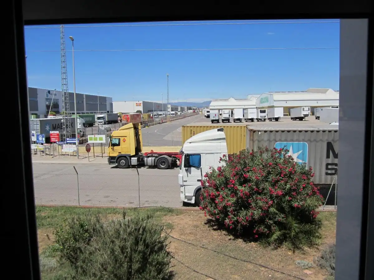 Vista exterior de Oficina de alquiler en Riba-roja de Túria con Aire acondicionado