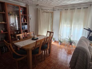 Flat with balcony for sale in Pla - Carolinas
