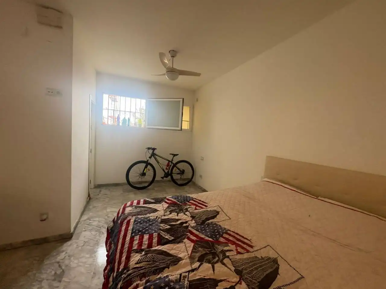 Dormitori de Apartament en venda en Estepona amb Aire condicionat, Terrassa i Moblat