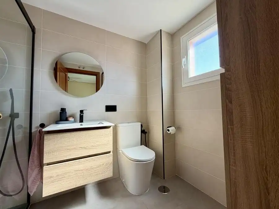 Badezimmer von Wohnung zum Verkauf in Madrid mit Klimaanlage, Heizung und Schwimmbad