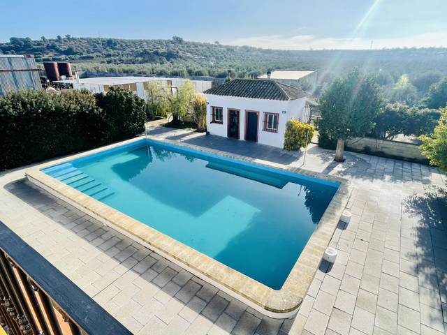 Finca rústica en Venta en Badolatosa