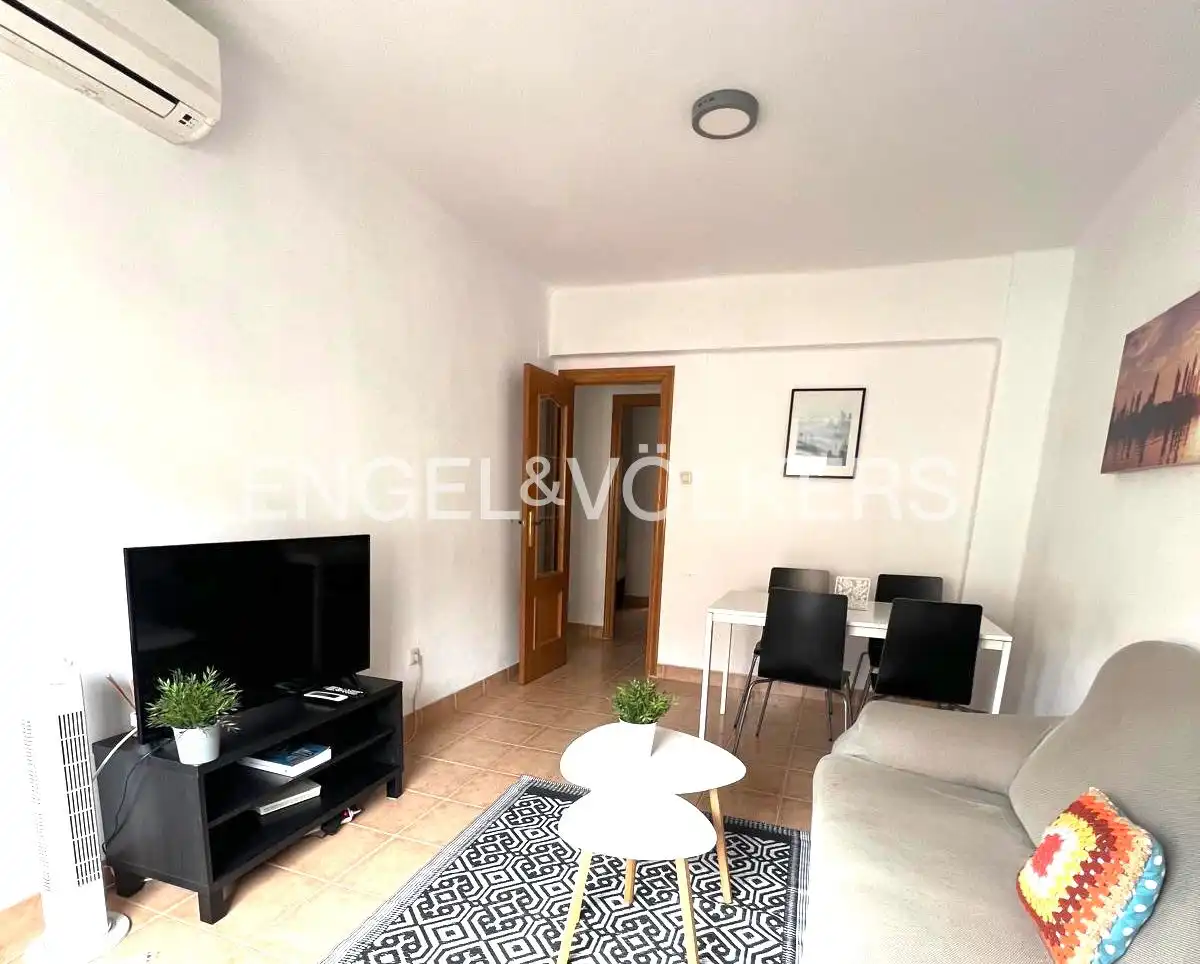 Living room of Flat for rent in Valencia  with Air Conditioner, Heating and Furnished