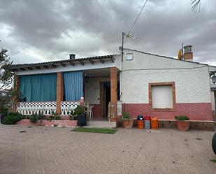 Vista exterior de Casa o xalet en venda en Muel amb Piscina
