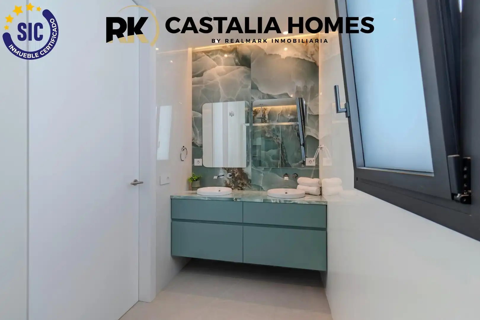 Bany de Casa o xalet en venda en Castellón de la Plana / Castelló de la Plana amb Aire condicionat, Calefacció i Jardí privat