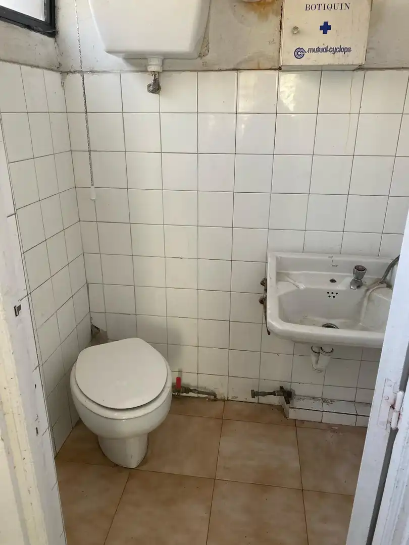 Bathroom of Commercial properties for sale in Vitoria - Gasteiz