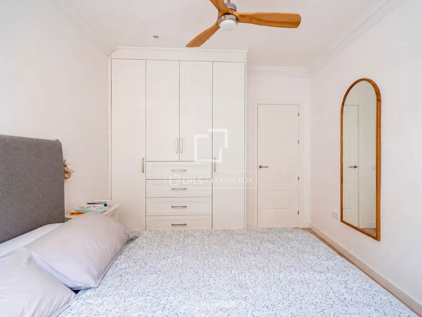 Schlafzimmer von Wohnung zum Verkauf in Madrid mit Klimaanlage und Heizung
