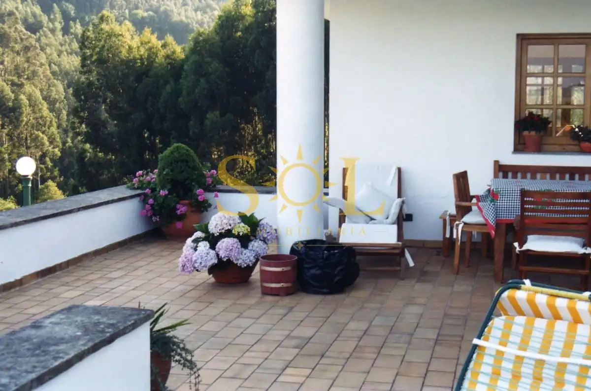 Terrassa de Casa o xalet en venda en Pravia amb Calefacció i Jardí privat