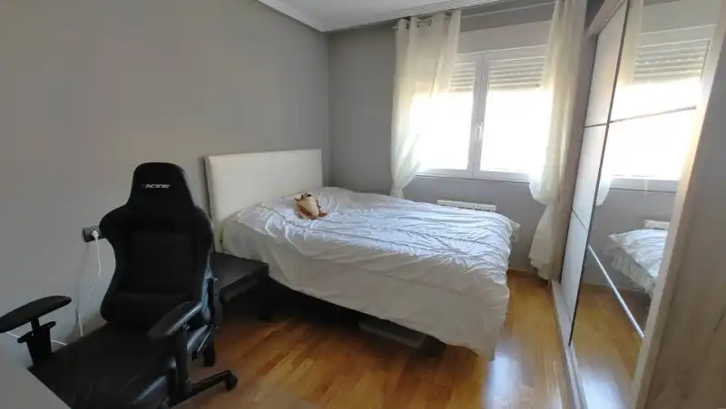 Schlafzimmer von Wohnung zum Verkauf in San Andrés del Rabanedo mit Heizung, Privatgarten und Parkett