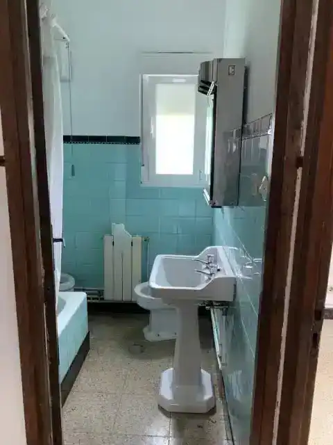 Bany de Casa o xalet en venda en Pontevedra Capital  amb Calefacció, Jardí privat i Traster