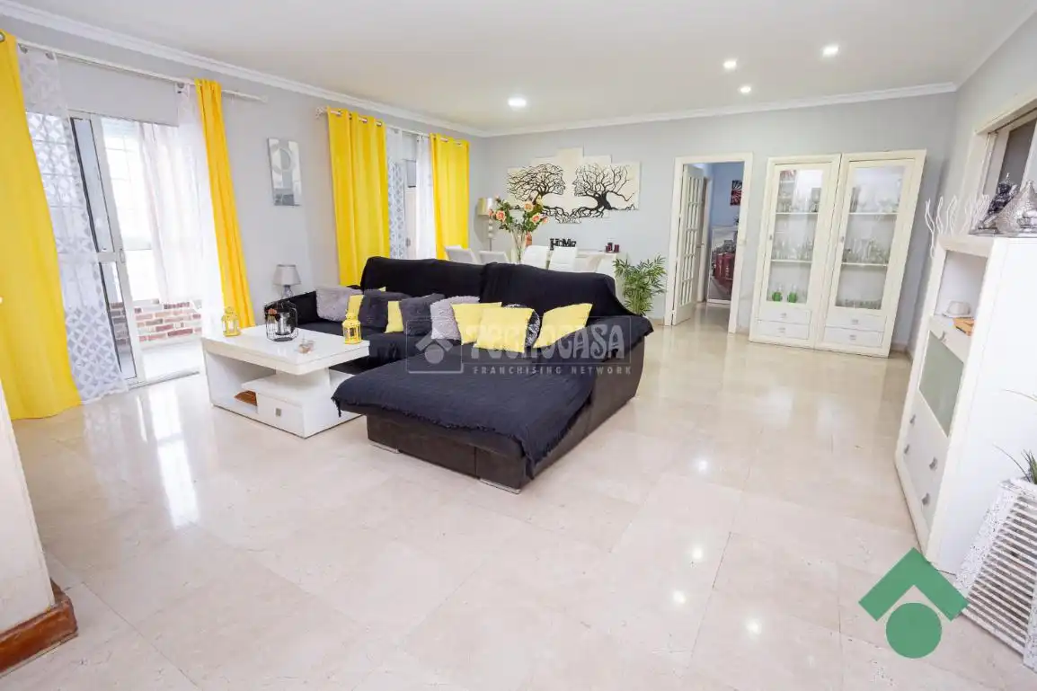 Sala de estar de Piso en venta en Algeciras con Terraza y Balcón