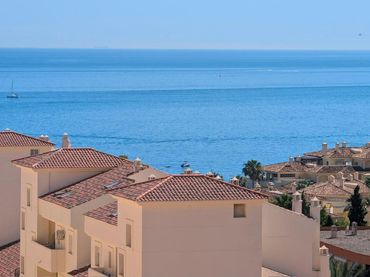 Apartamento con piscina en venta en Torrequebrada
