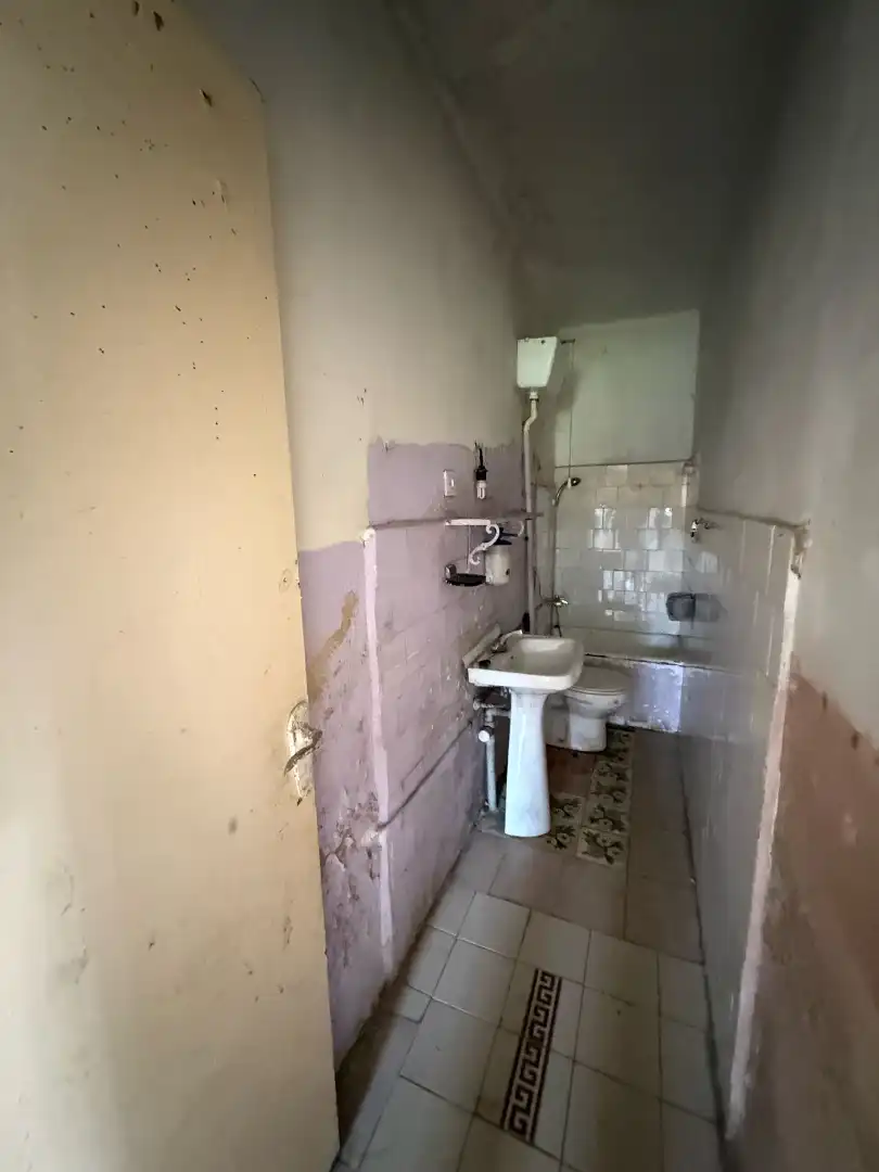 Bany de Casa o xalet en venda en Oviedo  amb Jardí privat