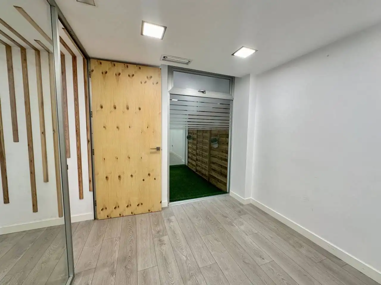 Oficina de alquiler en Torrevieja con Terraza