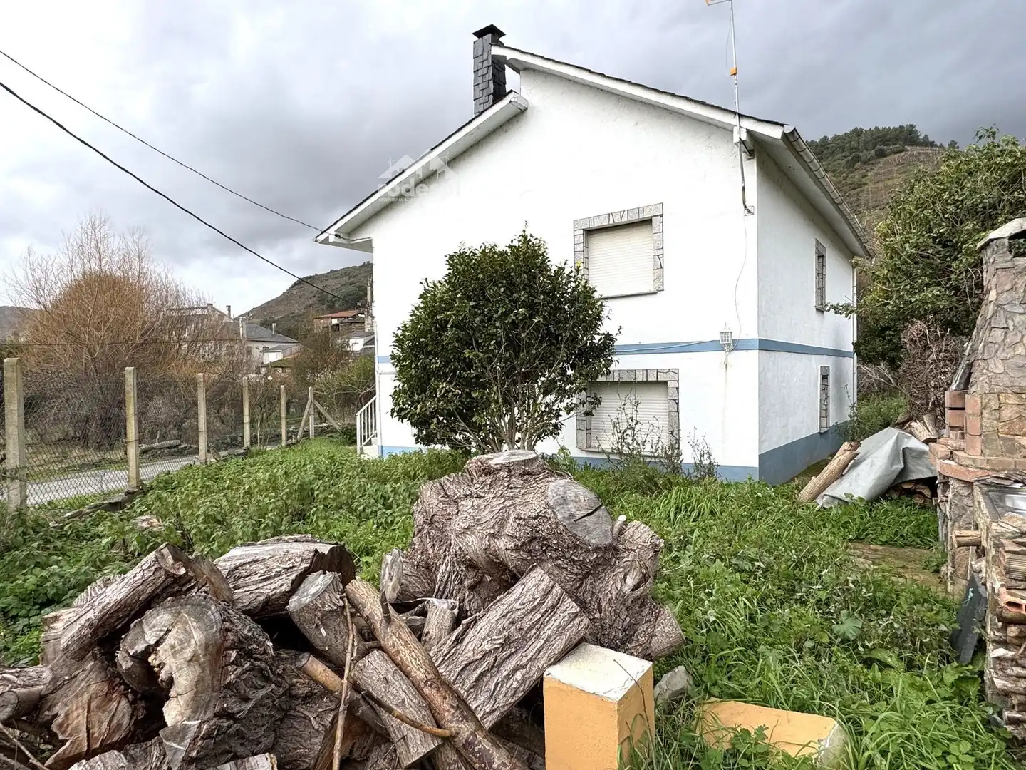 Vista exterior de Casa o chalet en venta en A Teixeira  con Trastero y Amueblado