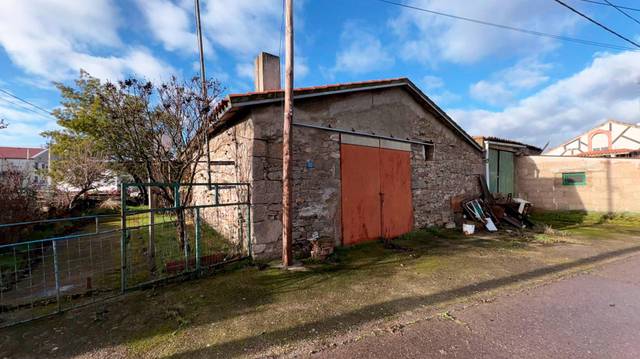 Casa-chalet en Venta en Valderrodrigo