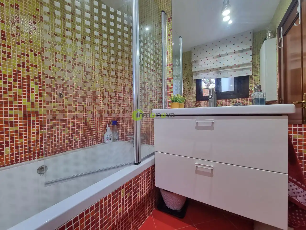 Baño de Casa o chalet en venta en Nigrán con Calefacción, Jardín privado y Trastero