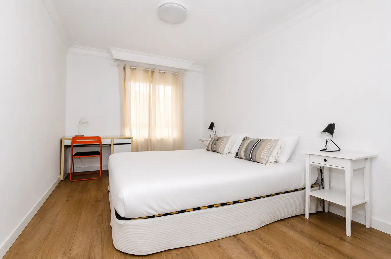 Bedroom of Flat for rent in Santander  with Heating, Terrace and Furnished