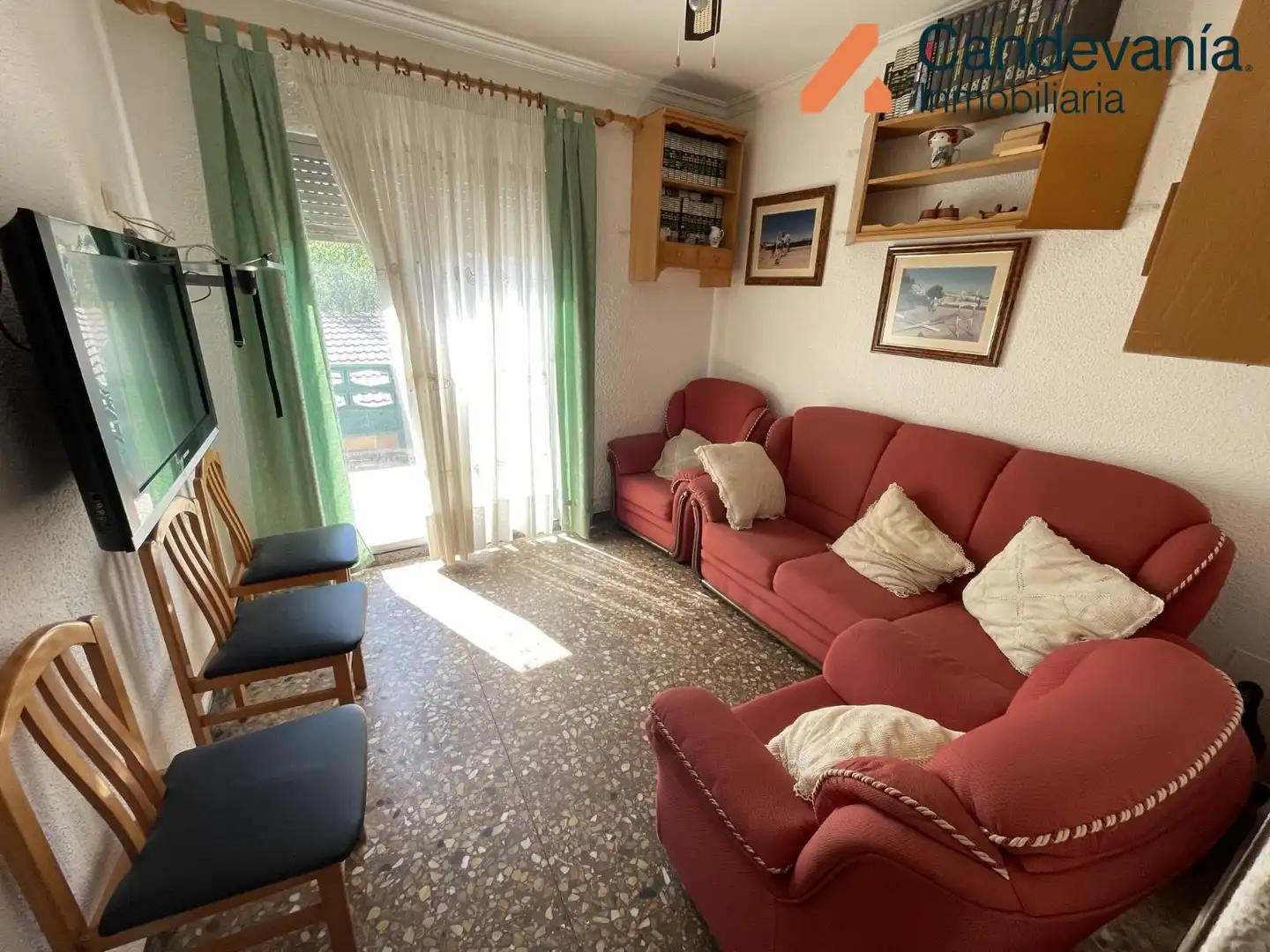 Sala de estar de Casa o chalet en venta en Gurrea de Gállego con Calefacción, Jardín privado y Balcón