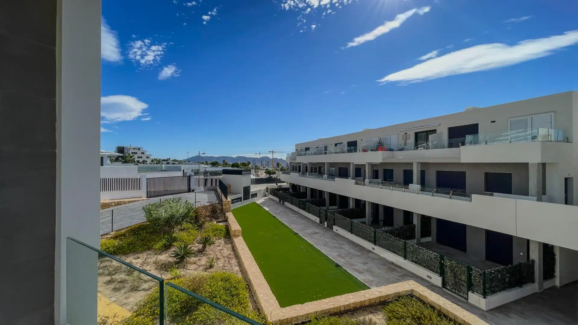 Vista exterior de Dúplex en venta en Finestrat con Aire acondicionado, Terraza y Amueblado