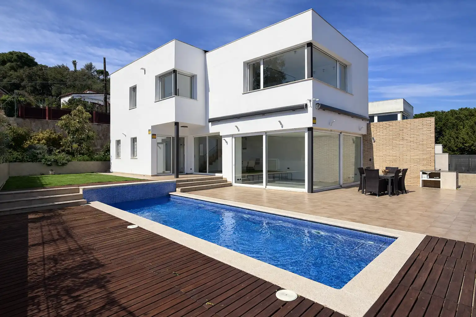 Maison avec piscine à vendre à Ripolles