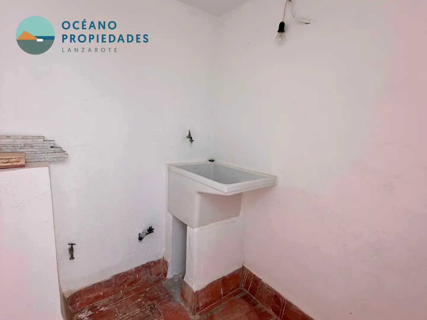 Baño de Apartamento en venta en Arrecife con Terraza, Trastero y Balcón