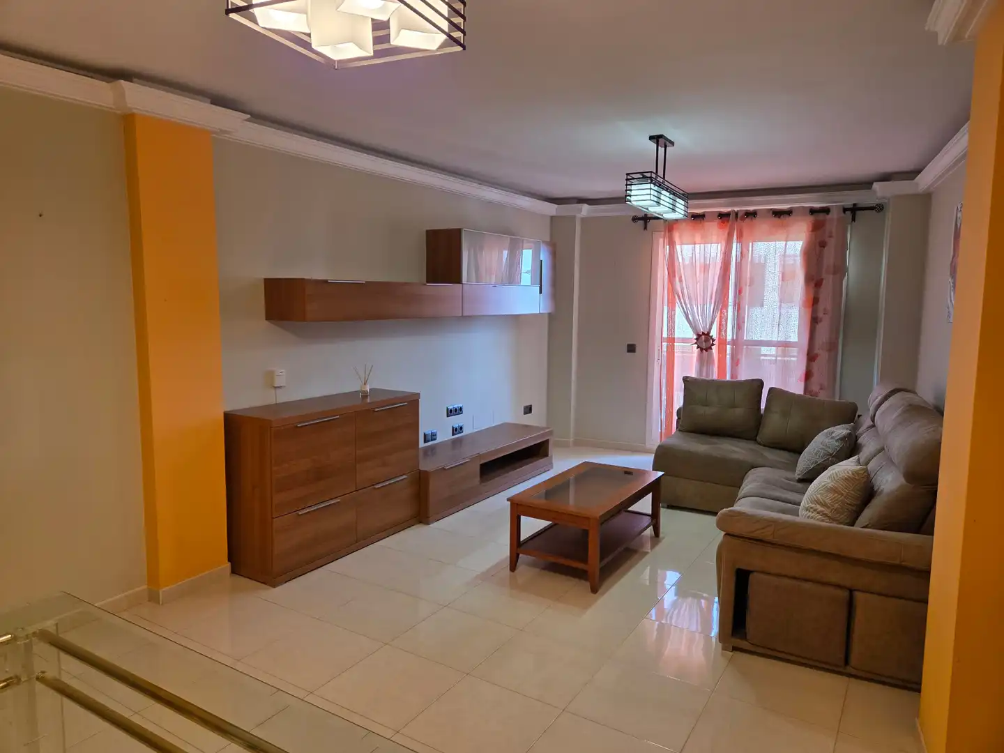 Sala de estar de Piso de alquiler en Rincón de la Victoria con Aire acondicionado, Terraza y Trastero