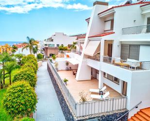 Vista exterior de Apartament en venda en Adeje amb Aire condicionat, Terrassa i Piscina