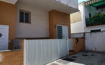 Exterior view of Single-family semi-detached for sale in Cájar