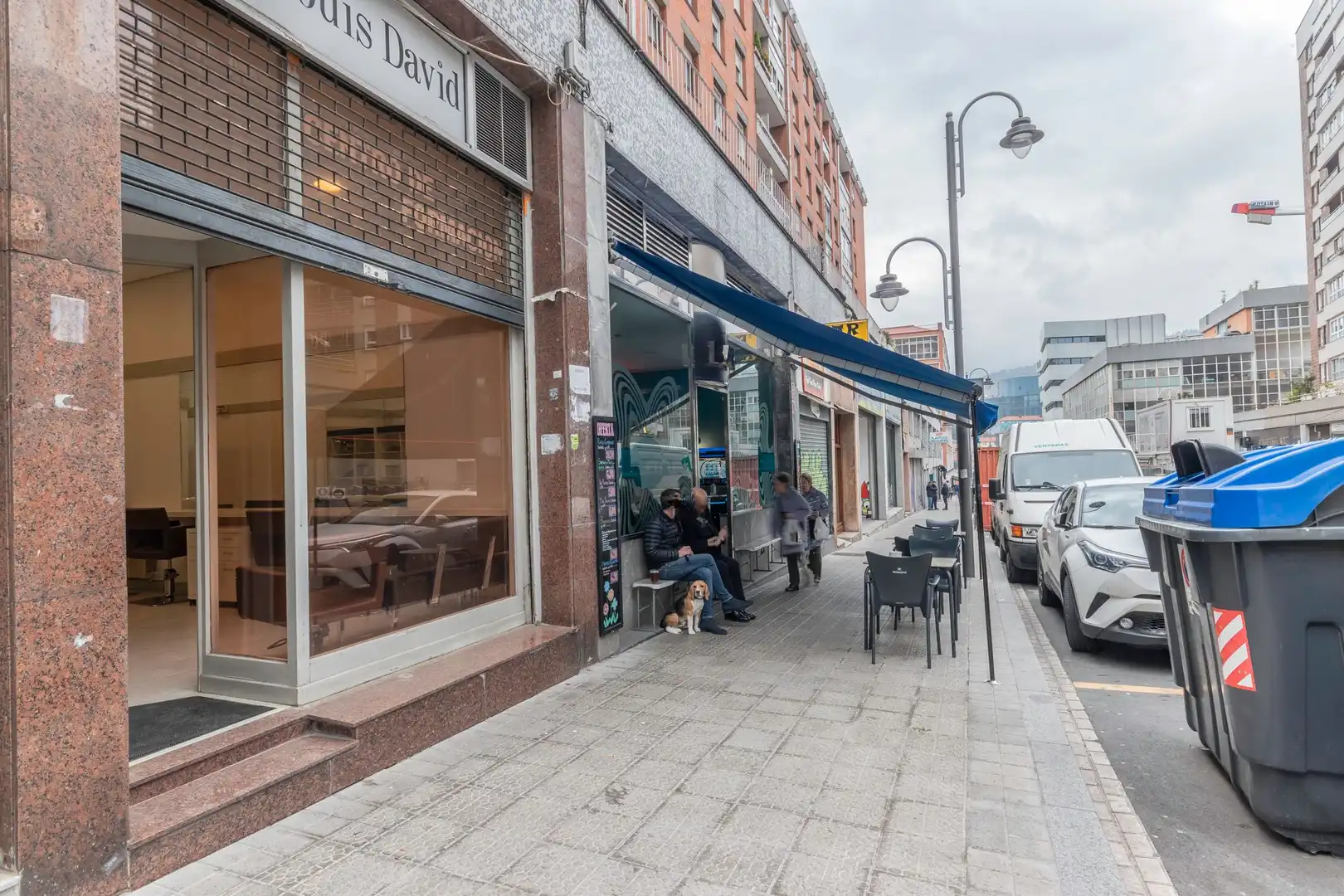 Vista exterior de Local en venta en Bilbao  con Calefacción