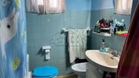 Bathroom of Flat for sale in  Madrid Capital  with Air Conditioner, Heating and Terrace