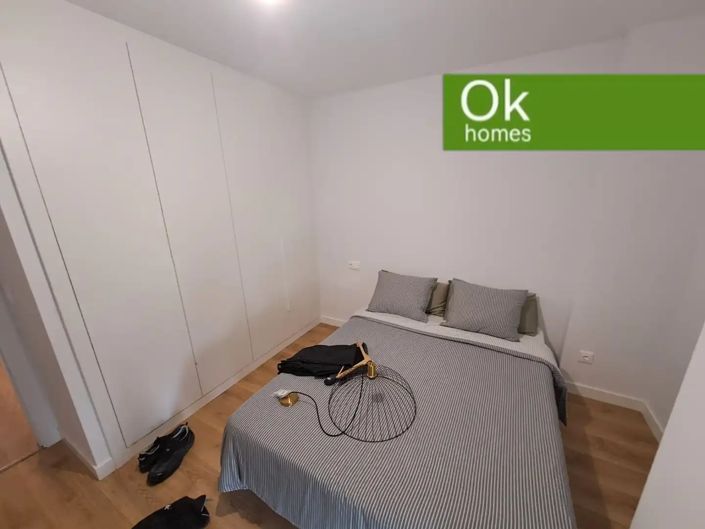 Habitación de Casa adosada en venta en Oleiros con Calefacción, Parquet y Terraza