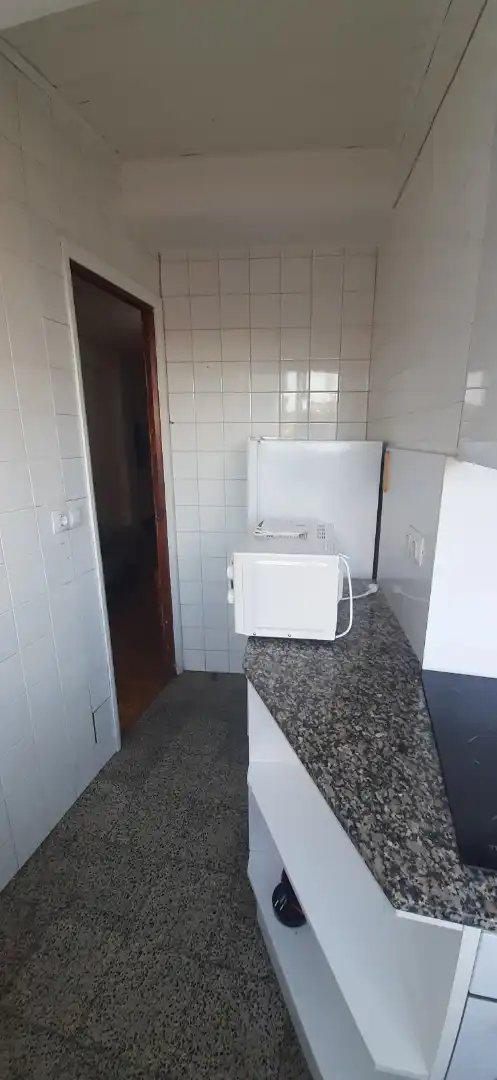 Cuina de Pis de lloguer en Santiago de Compostela  amb Calefacció, Parquet i Forn
